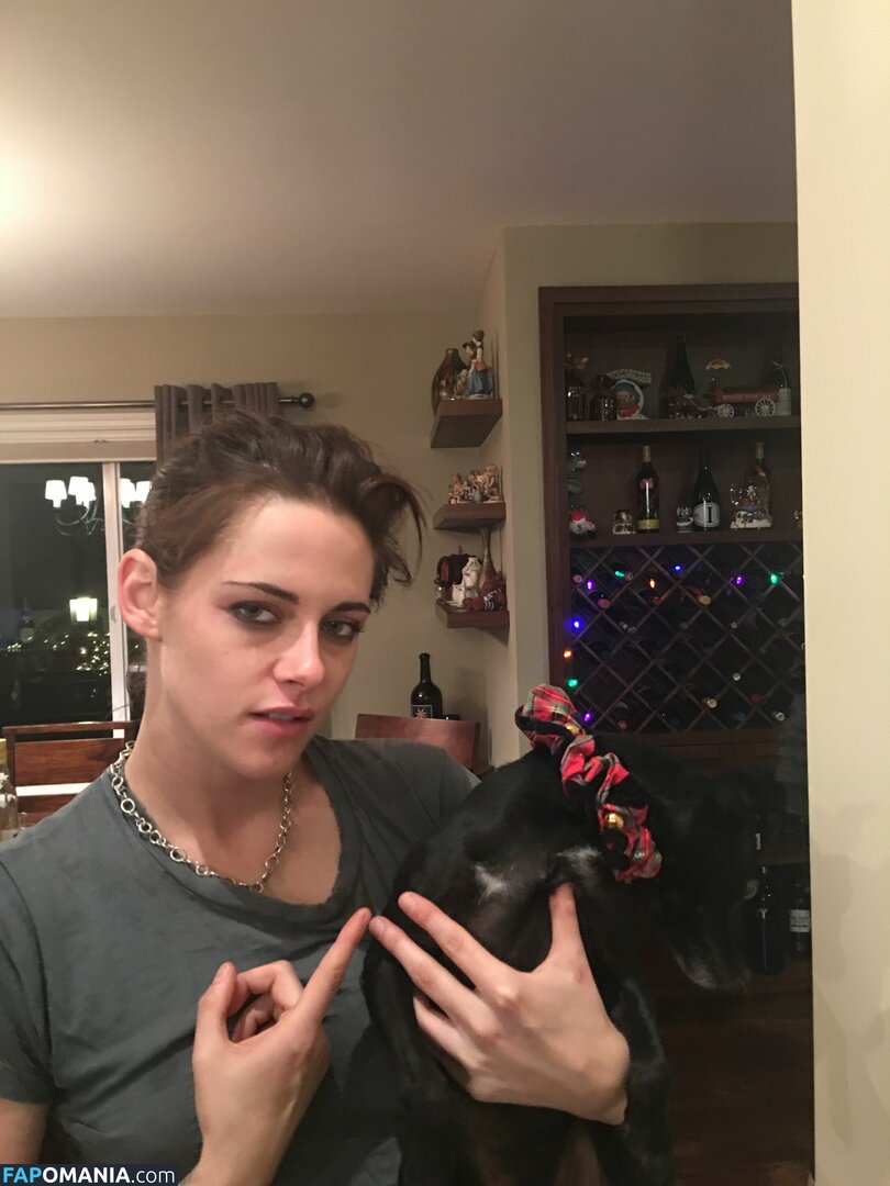 Kristen Stewart Çıplak Sızdırılmış Fotoğraf #113