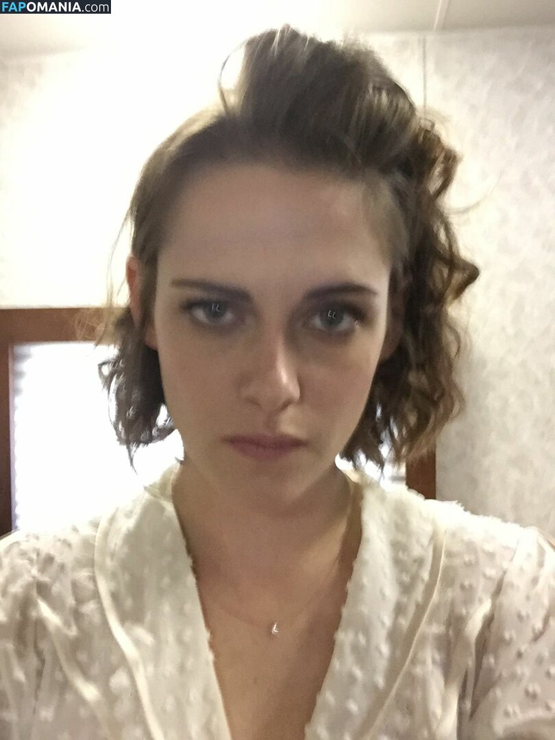 Kristen Stewart Çıplak Sızdırılmış Fotoğraf #142