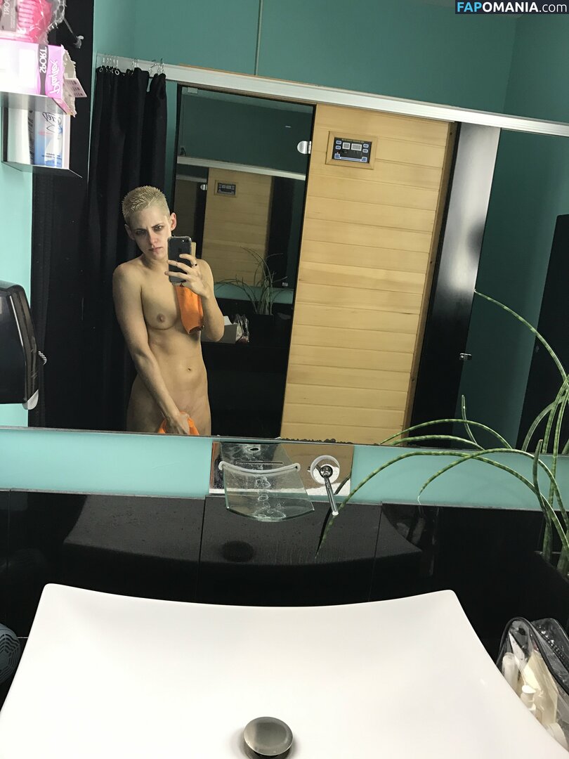 Kristen Stewart Çıplak Sızdırılmış Fotoğraf #197
