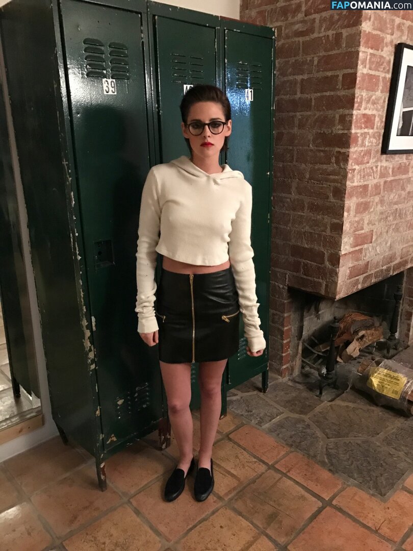 Kristen Stewart Çıplak Sızdırılmış Fotoğraf #213