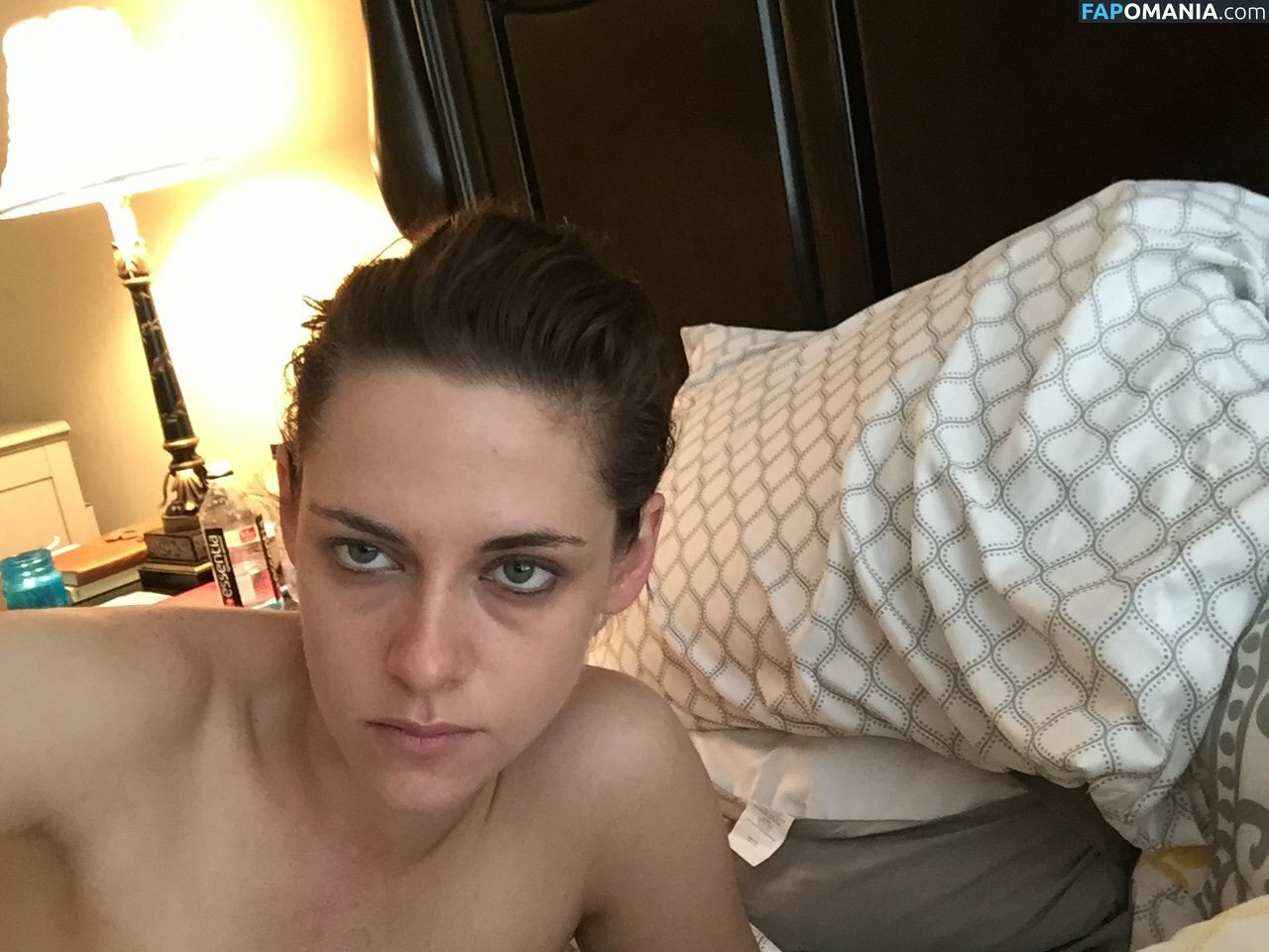 Kristen Stewart Çıplak Sızdırılmış Fotoğraf #222