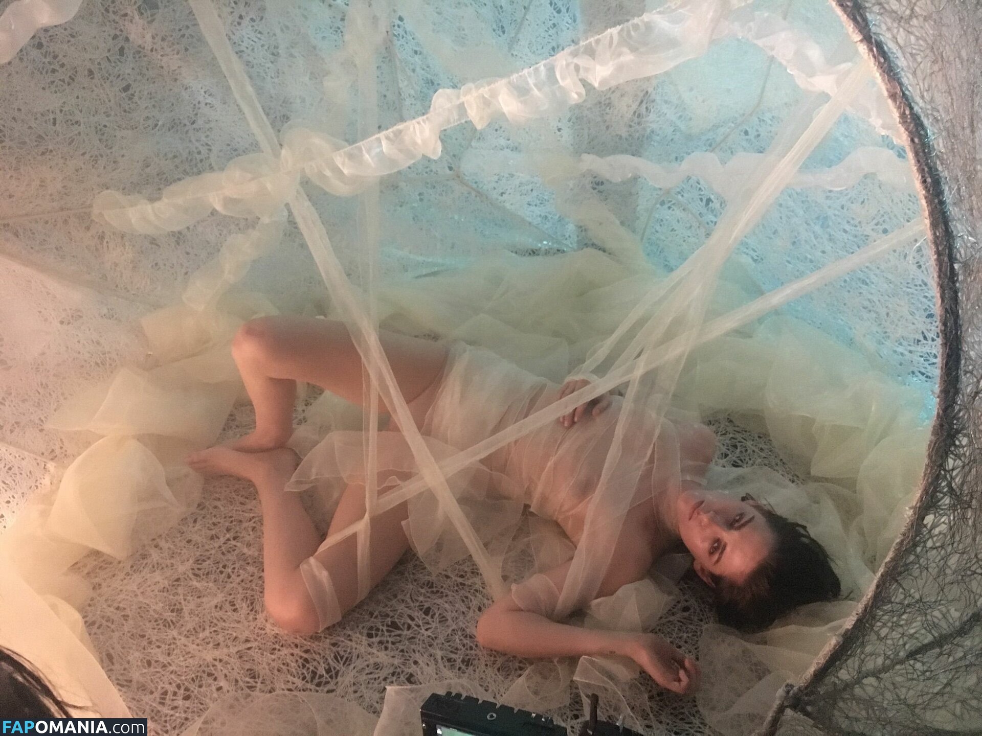Kristen Stewart Çıplak Sızdırılmış Fotoğraf #255