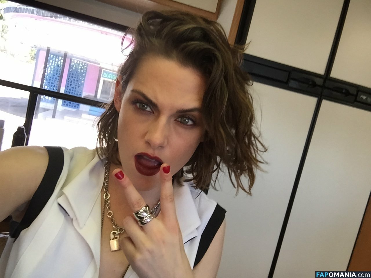 Kristen Stewart Çıplak Sızdırılmış Fotoğraf #307