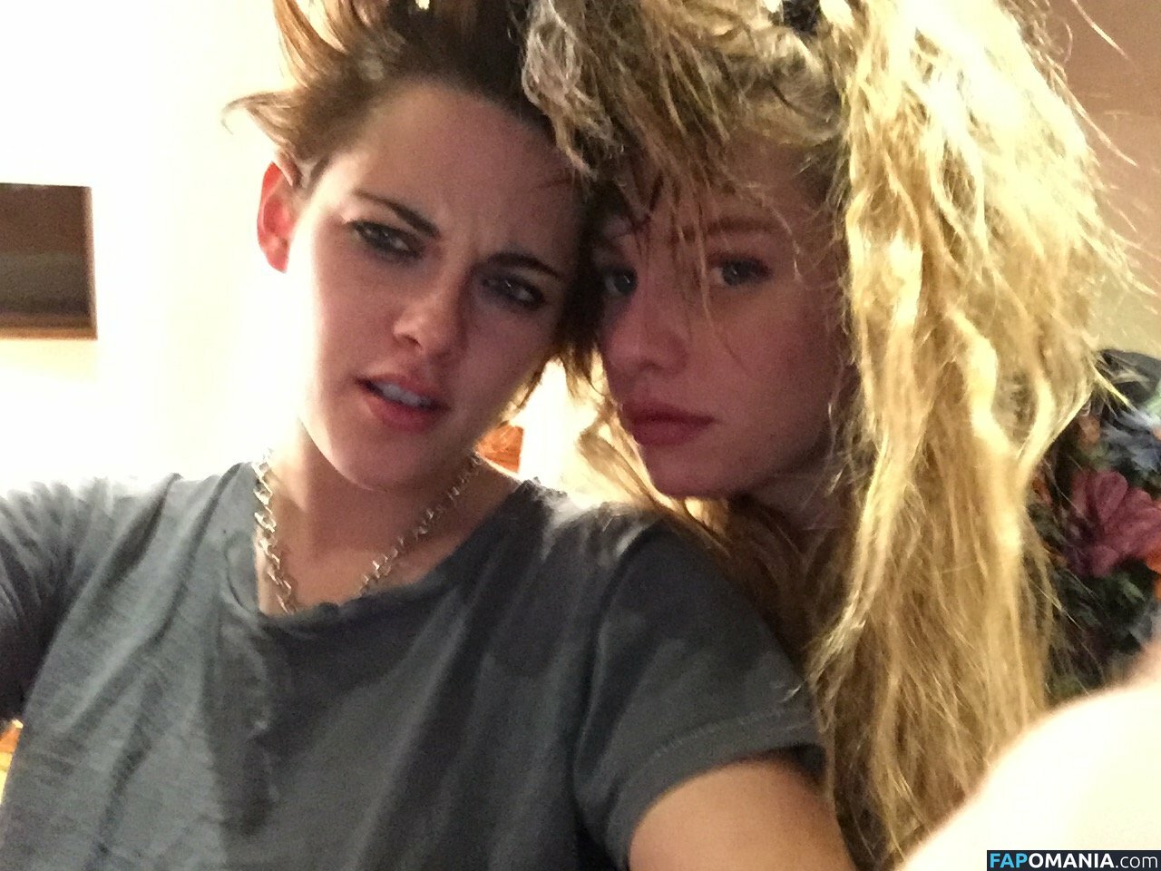 Kristen Stewart Çıplak Sızdırılmış Fotoğraf #314