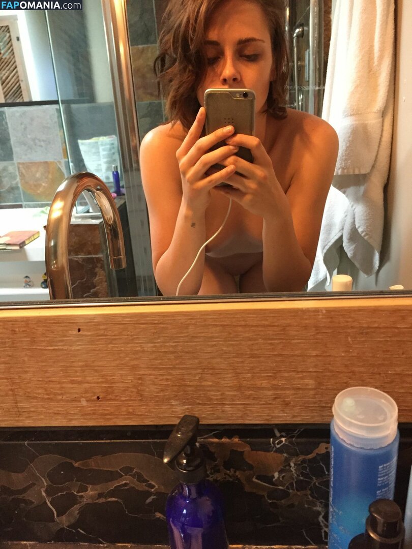 Kristen Stewart Çıplak Sızdırılmış Fotoğraf #340