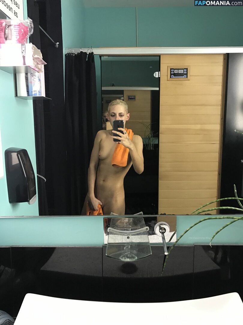 Kristen Stewart Çıplak Sızdırılmış Fotoğraf #341