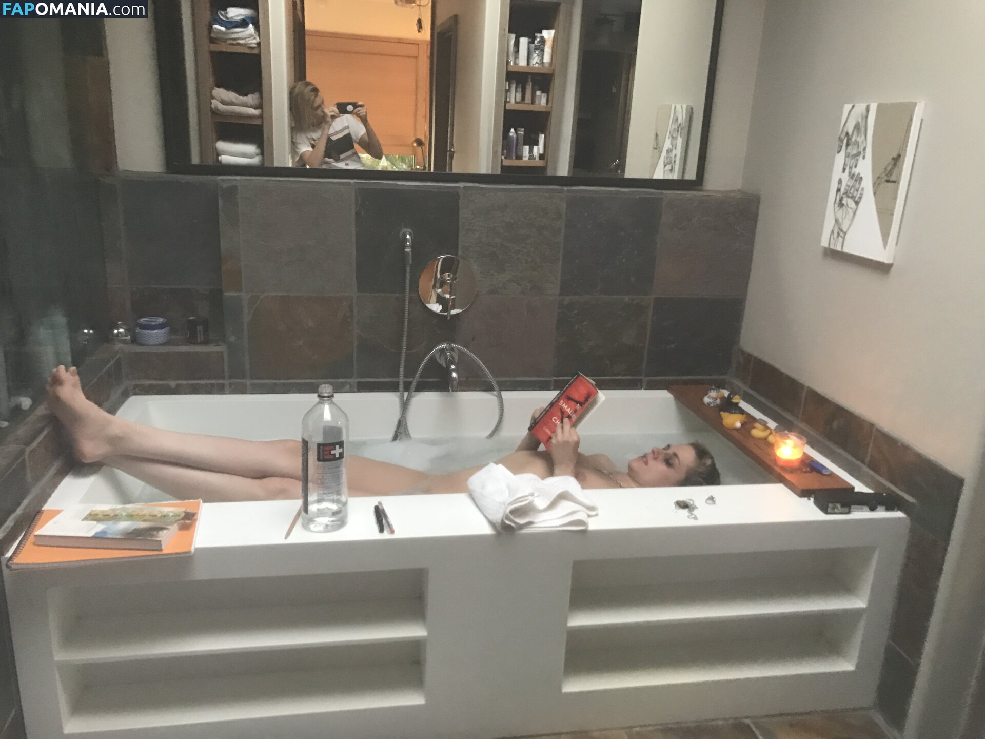 Kristen Stewart Çıplak Sızdırılmış Fotoğraf #398