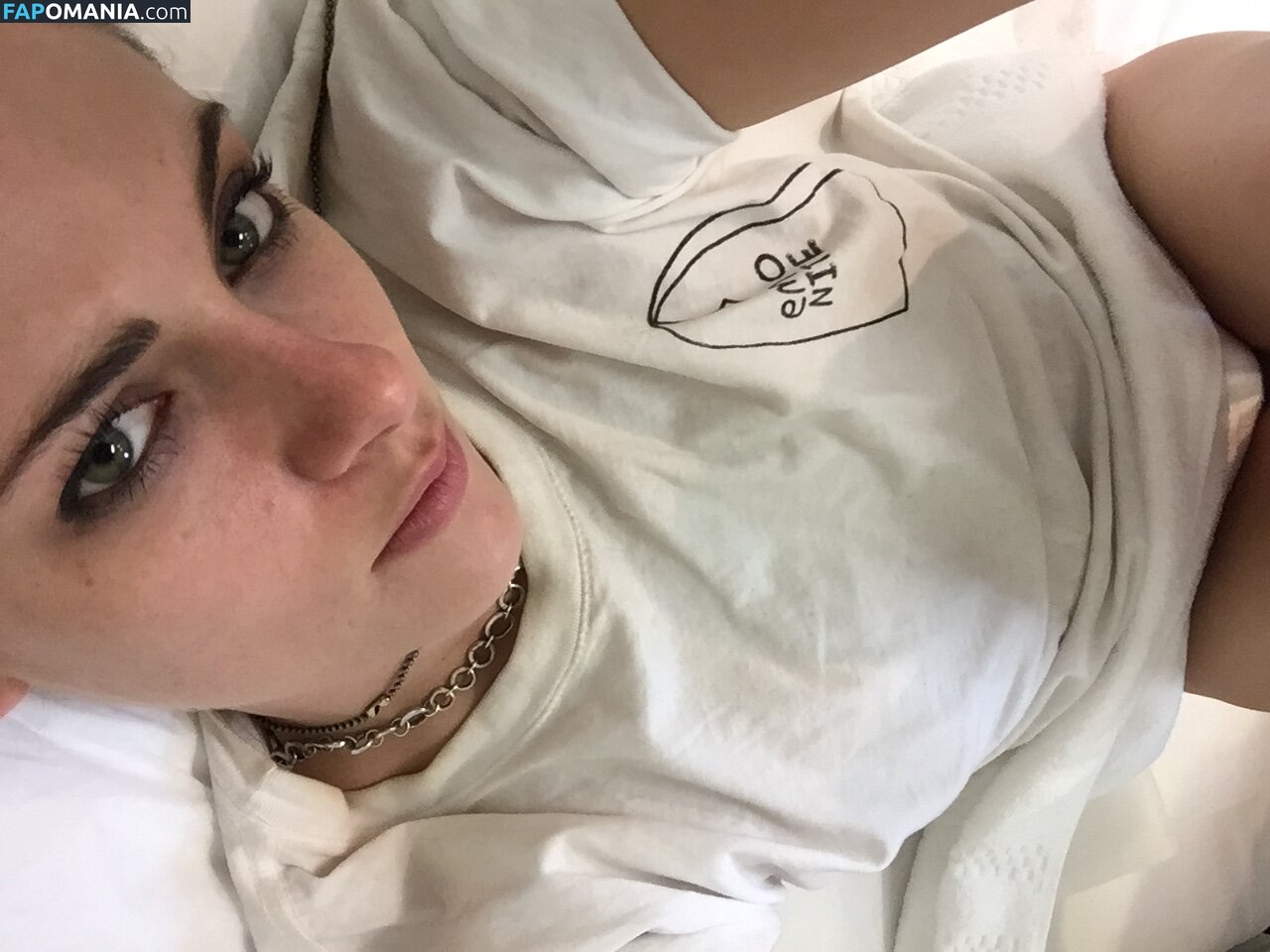 Kristen Stewart Çıplak Sızdırılmış Fotoğraf #416