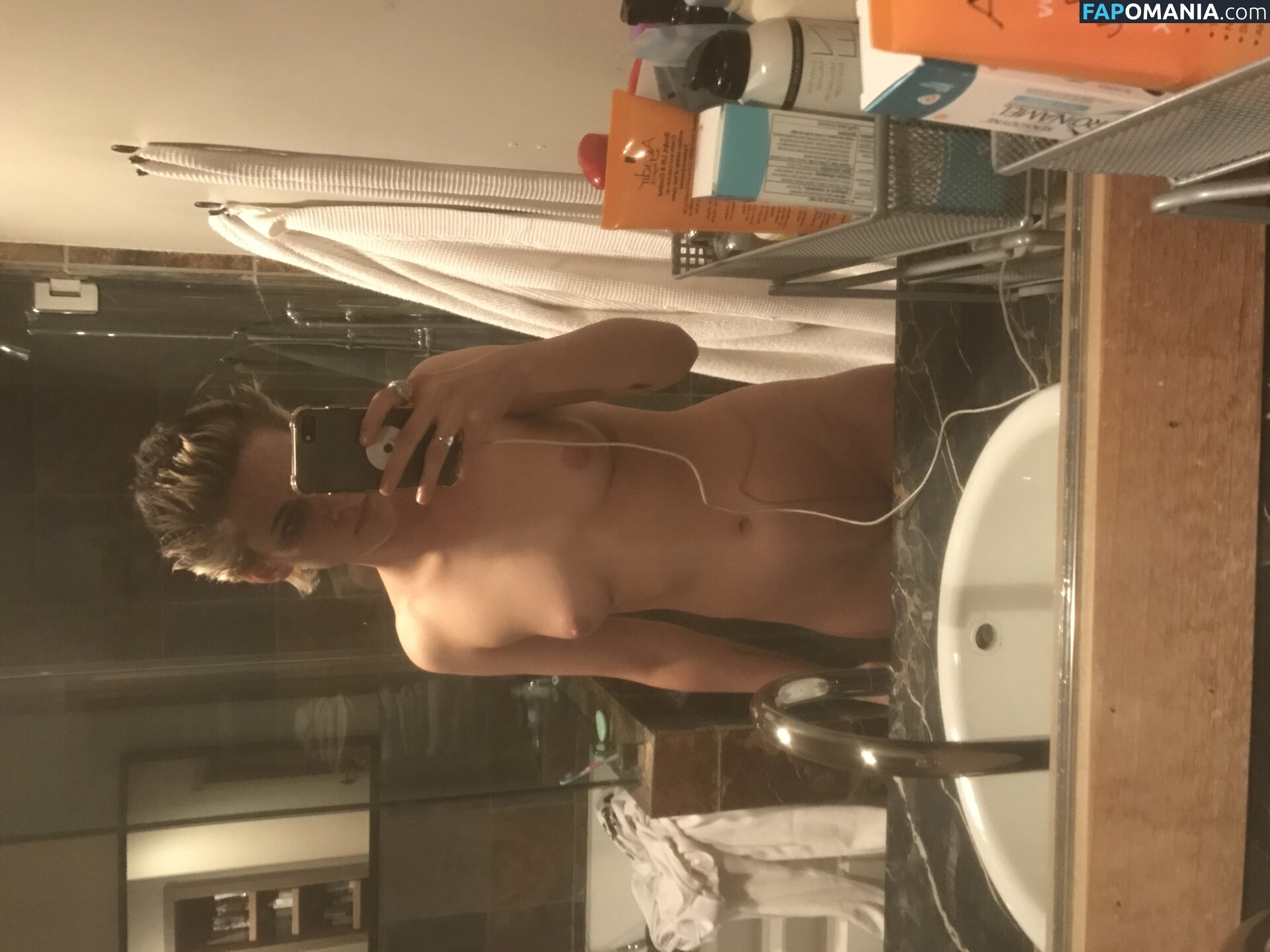Kristen Stewart Çıplak Sızdırılmış Fotoğraf #428