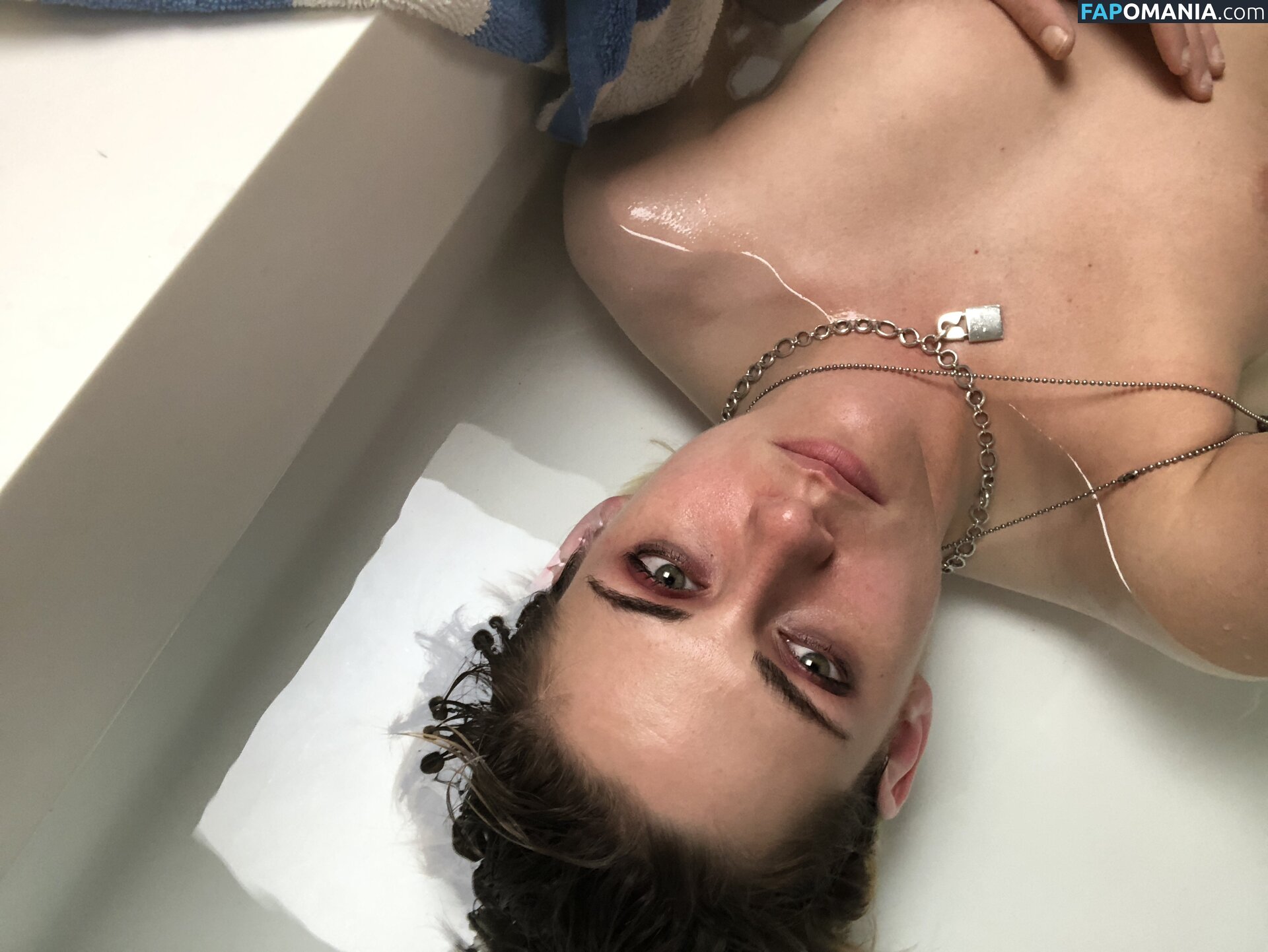 Kristen Stewart Çıplak Sızdırılmış Fotoğraf #431