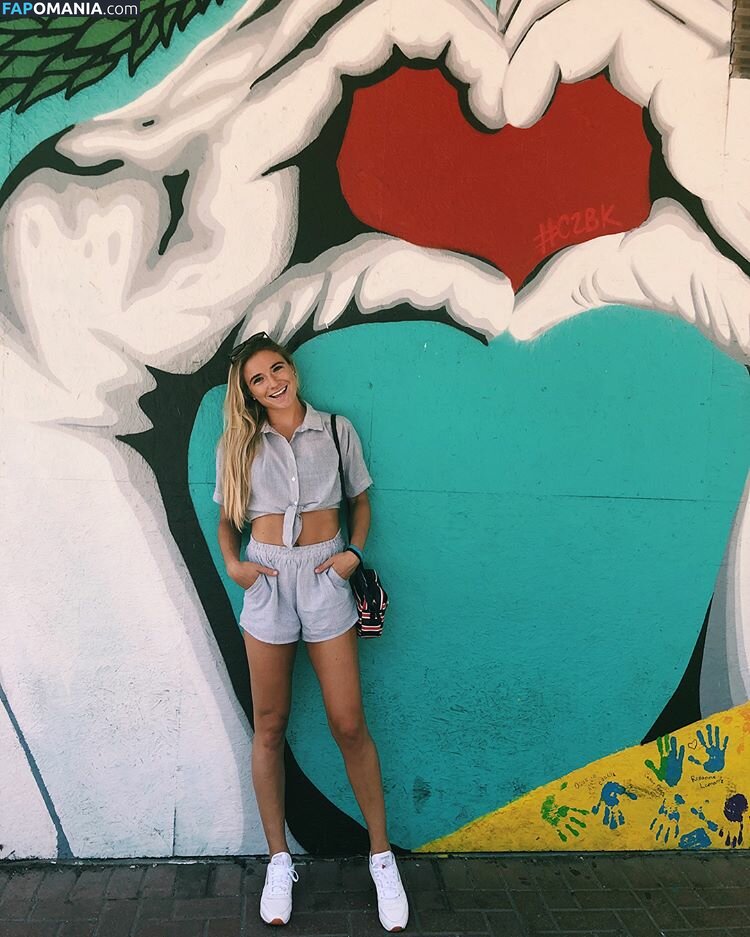 Kristie Mewis Çıplak Sızdırılmış Fotoğraf #9