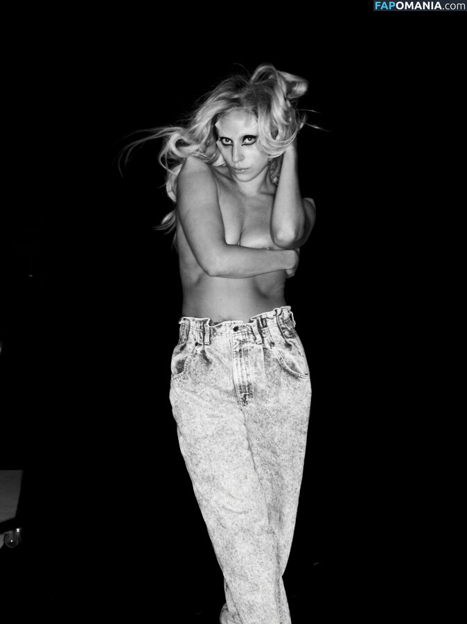 Lady Gaga Çıplak Sızdırılmış Fotoğraf #541