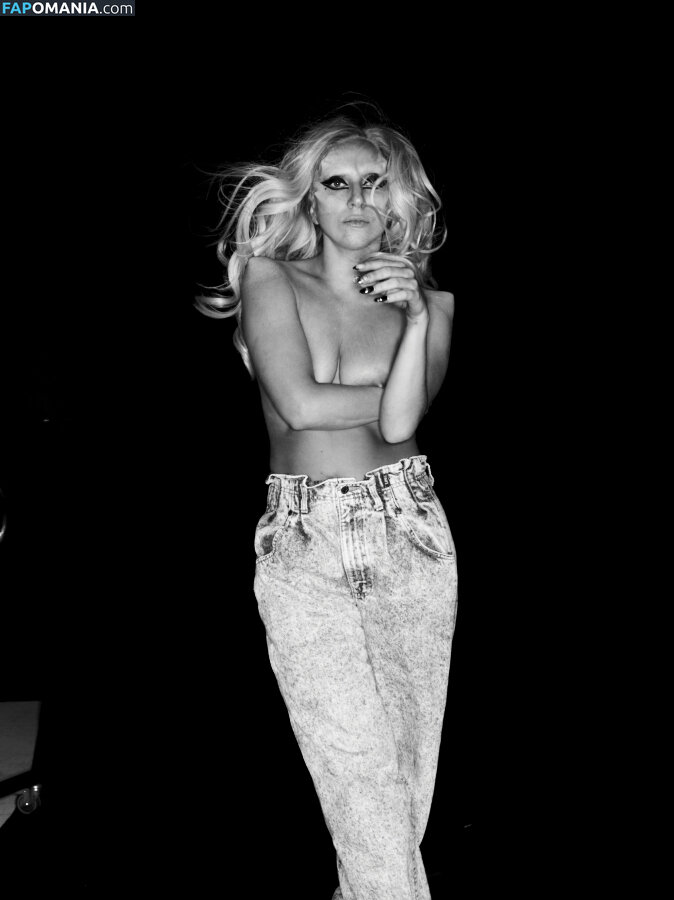 Lady Gaga Çıplak Sızdırılmış Fotoğraf #542
