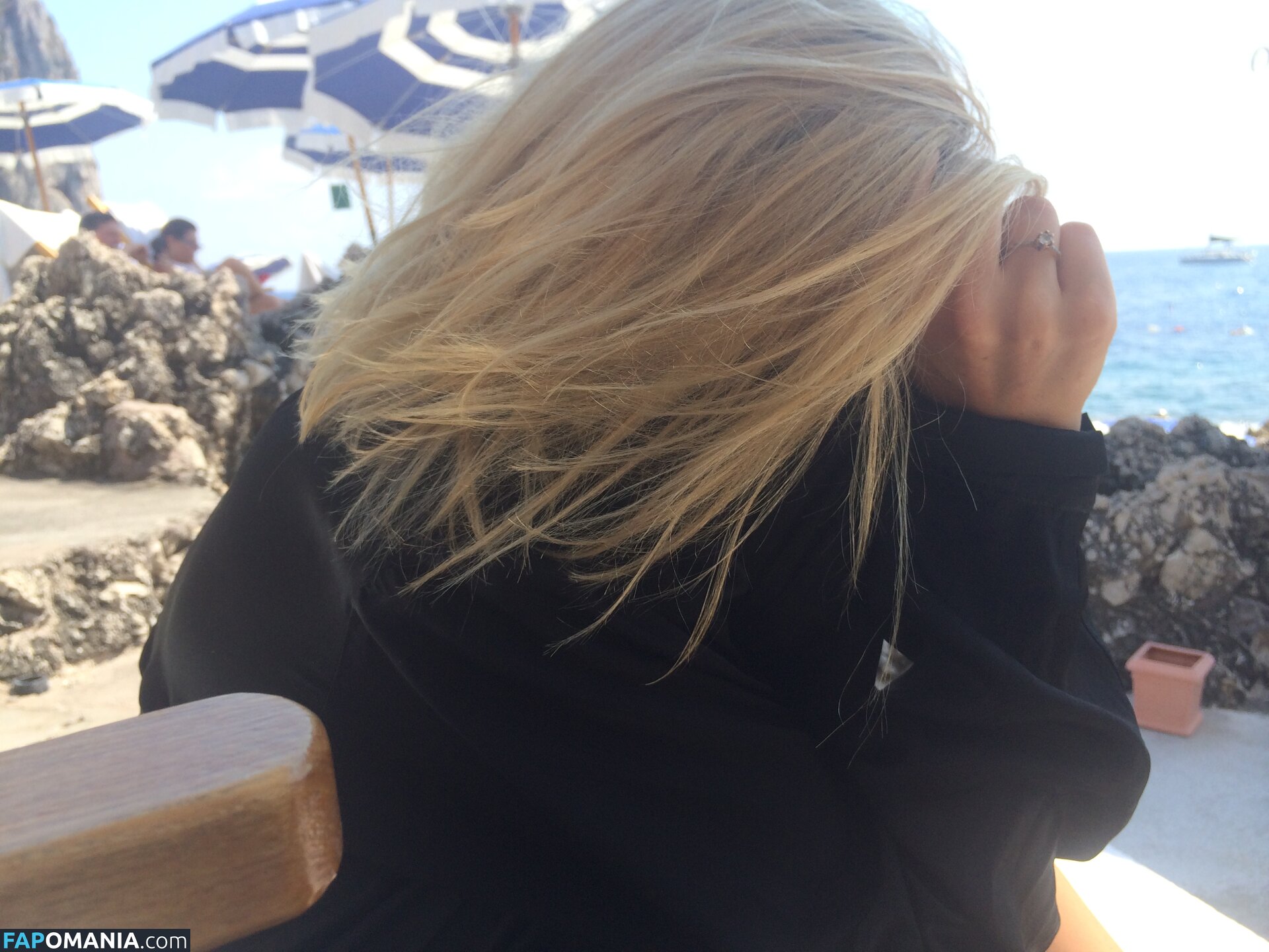 Lara Bingle Çıplak Sızdırılmış Fotoğraf #50