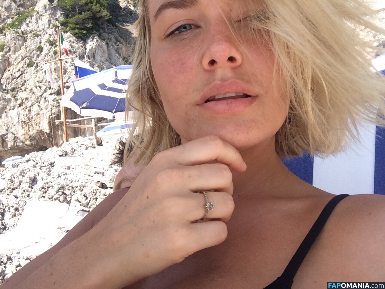 Lara Bingle Çıplak Sızdırılmış Fotoğraf #90