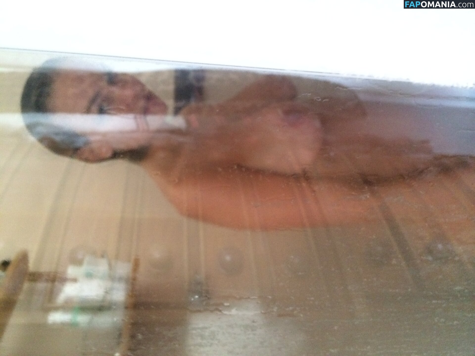 Lara Bingle Çıplak Sızdırılmış Fotoğraf #225