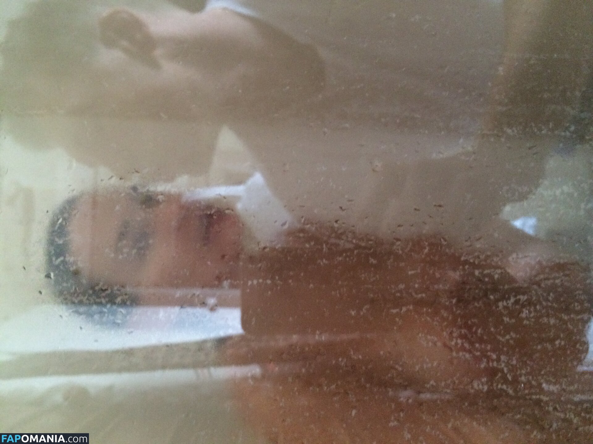 Lara Bingle Çıplak Sızdırılmış Fotoğraf #235