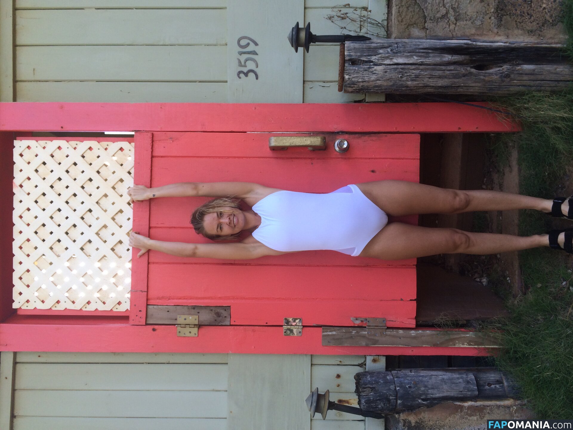 Lara Bingle Çıplak Sızdırılmış Fotoğraf #338