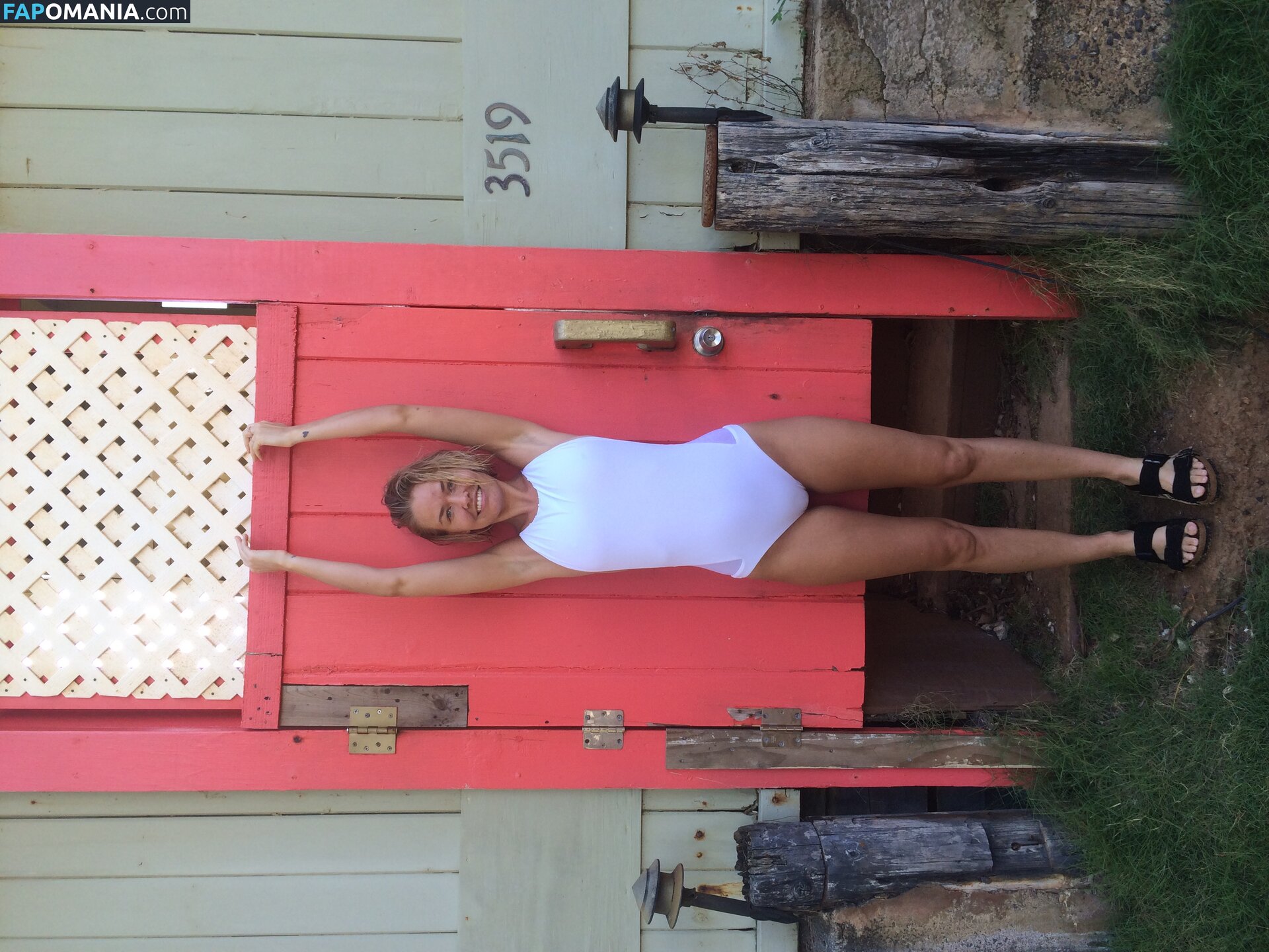 Lara Bingle Çıplak Sızdırılmış Fotoğraf #341