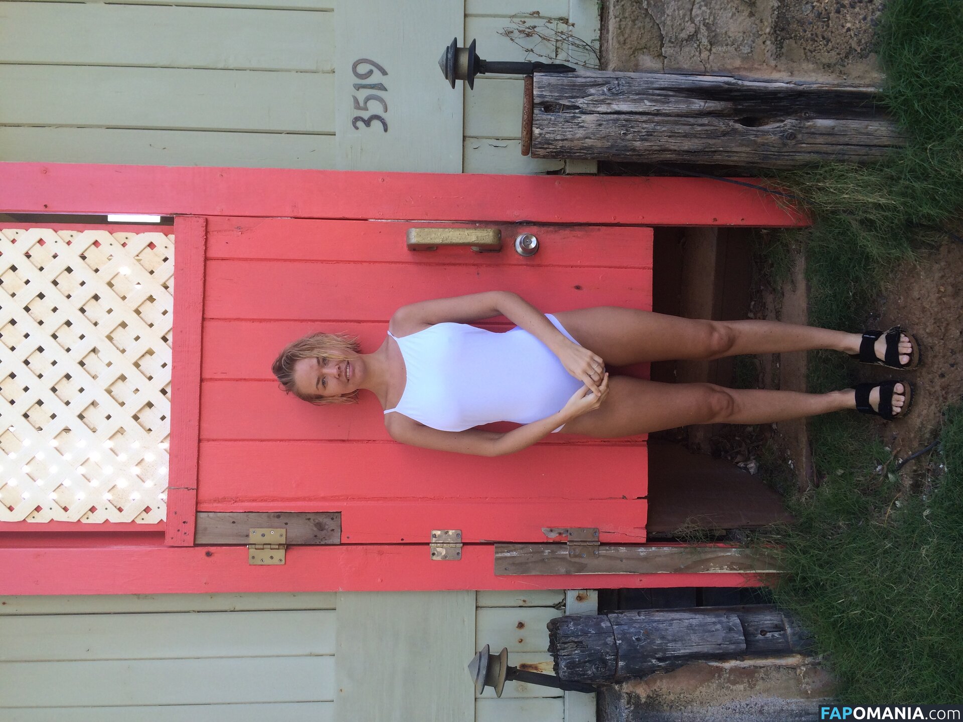 Lara Bingle Çıplak Sızdırılmış Fotoğraf #345