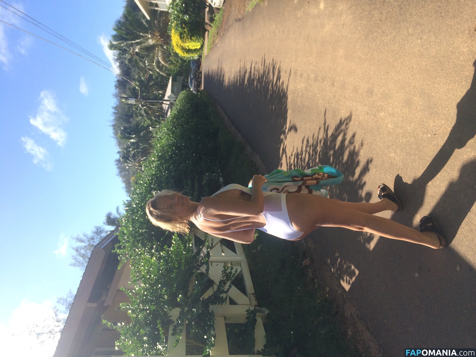 Lara Bingle Çıplak Sızdırılmış Fotoğraf #359