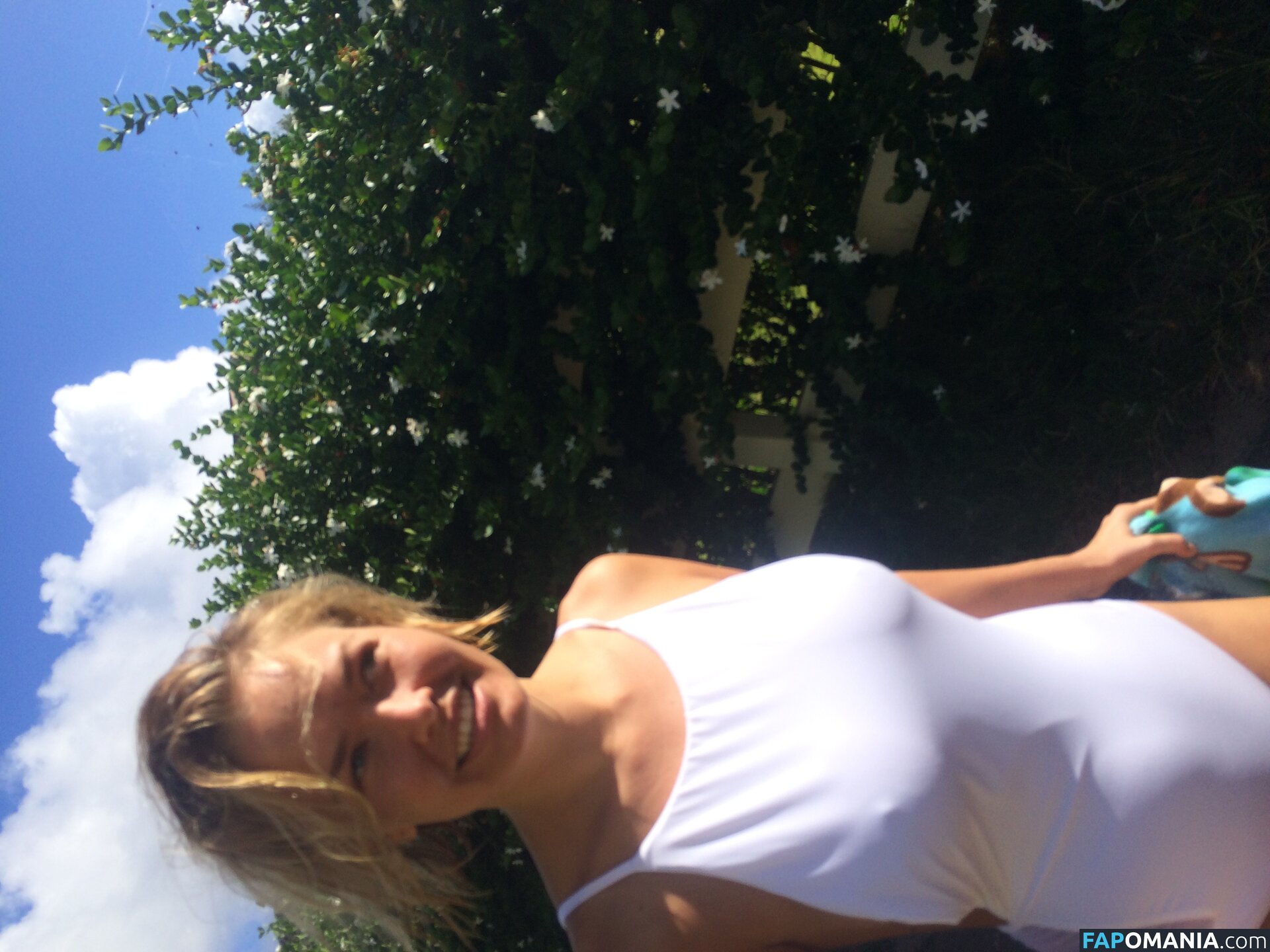 Lara Bingle Çıplak Sızdırılmış Fotoğraf #379