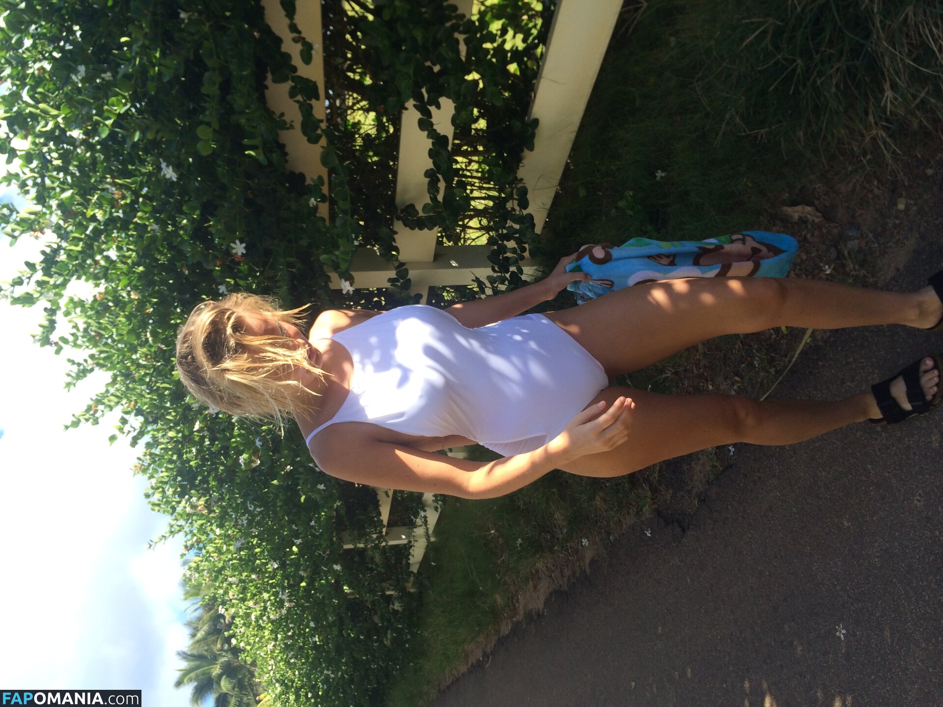 Lara Bingle Çıplak Sızdırılmış Fotoğraf #386