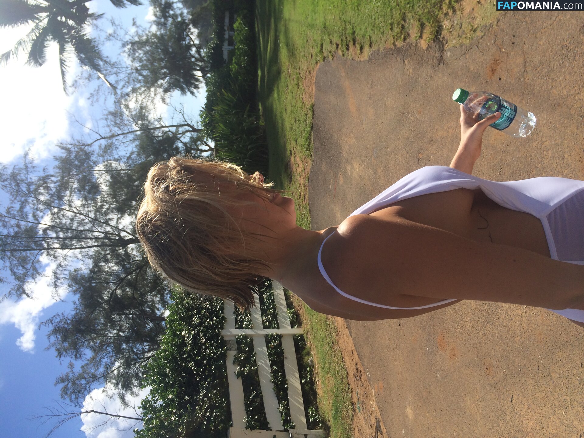 Lara Bingle Çıplak Sızdırılmış Fotoğraf #393