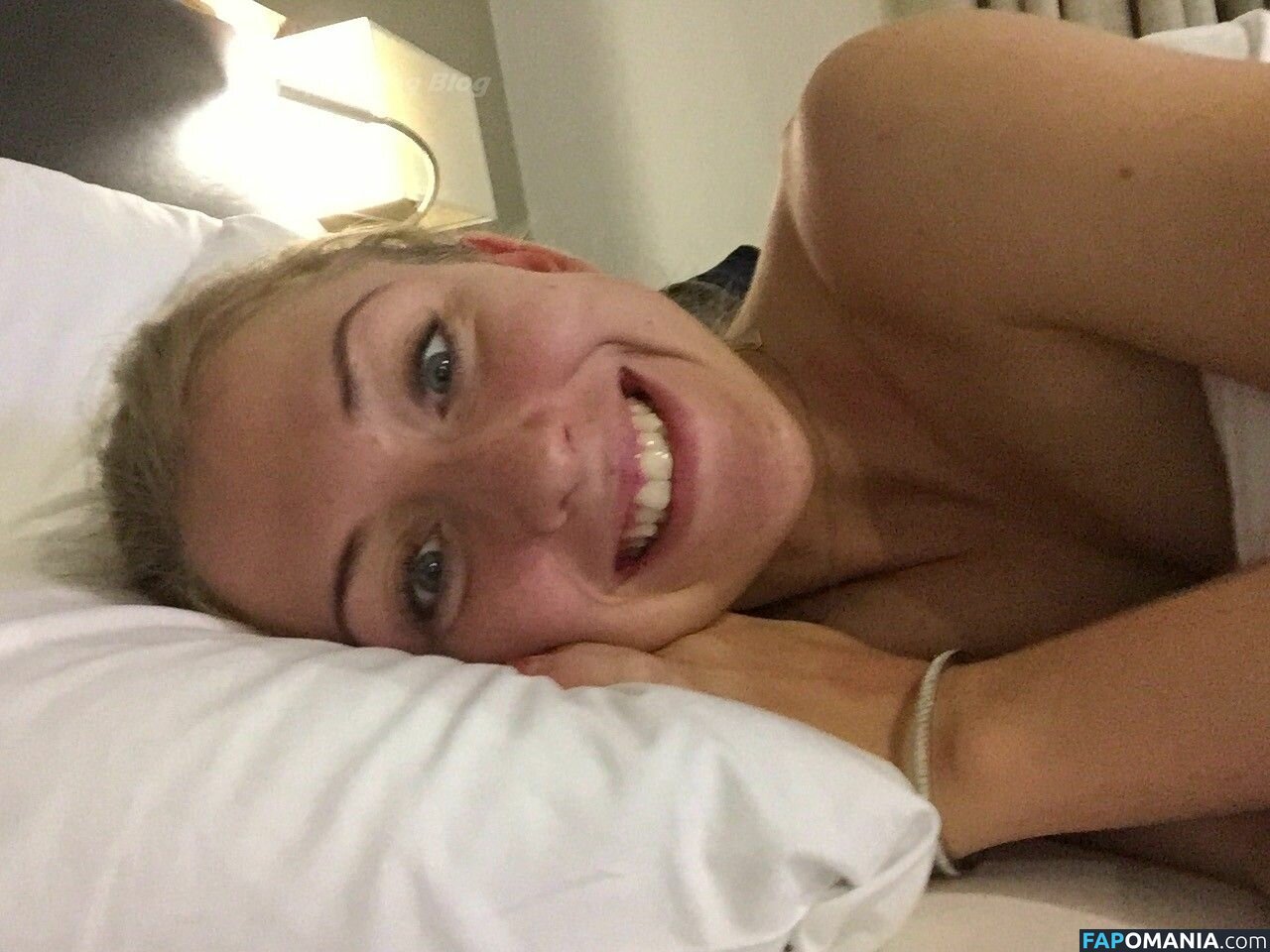 Laura Trott Çıplak Sızdırılmış Fotoğraf #2