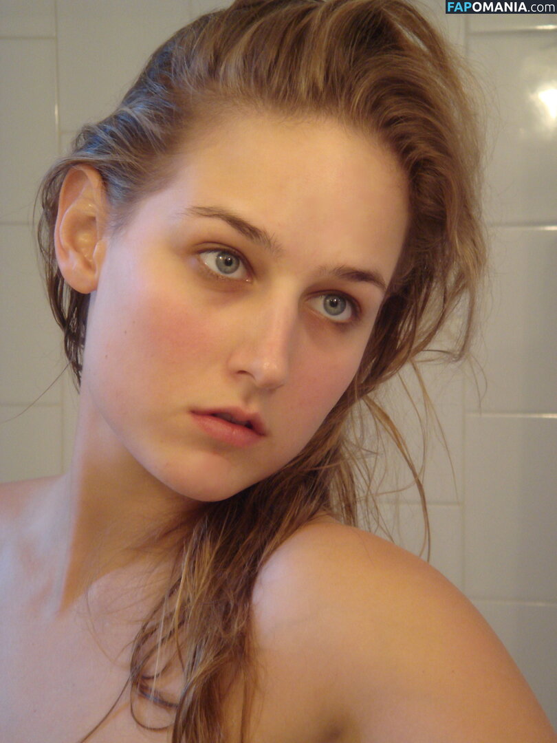 Leelee Sobieski Çıplak Sızdırılmış Fotoğraf #45