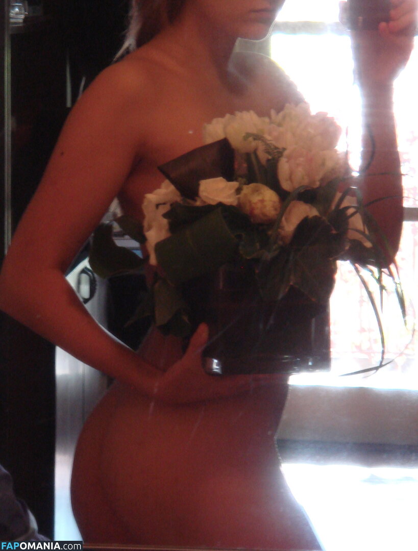 Leelee Sobieski Çıplak Sızdırılmış Fotoğraf #46