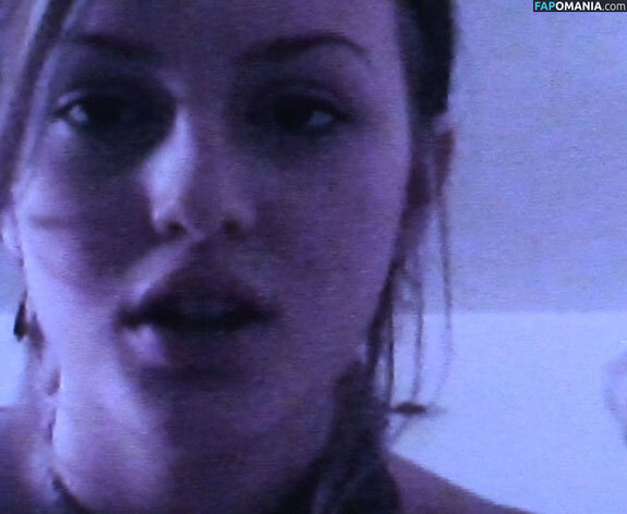 Leighton Meester Çıplak Sızdırılmış Fotoğraf #10