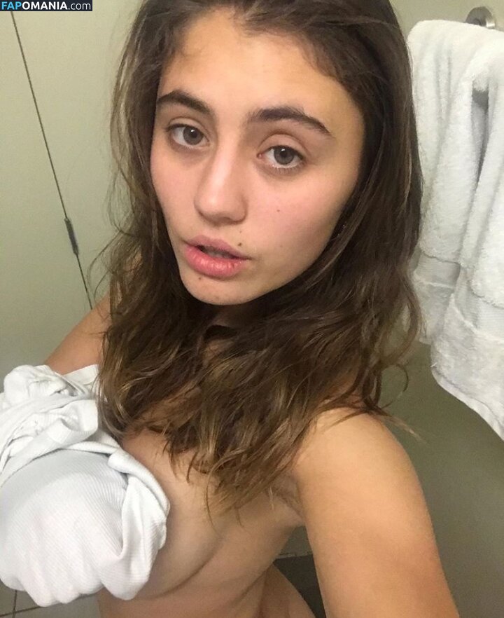 Lia Marie Johnson Çıplak Sızdırılmış Fotoğraf #2