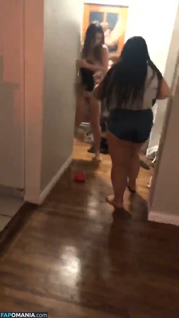 Lia Marie Johnson Çıplak Sızdırılmış Fotoğraf #3