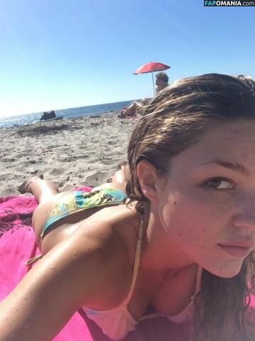 Lili Simmons Çıplak Sızdırılmış Fotoğraf #17