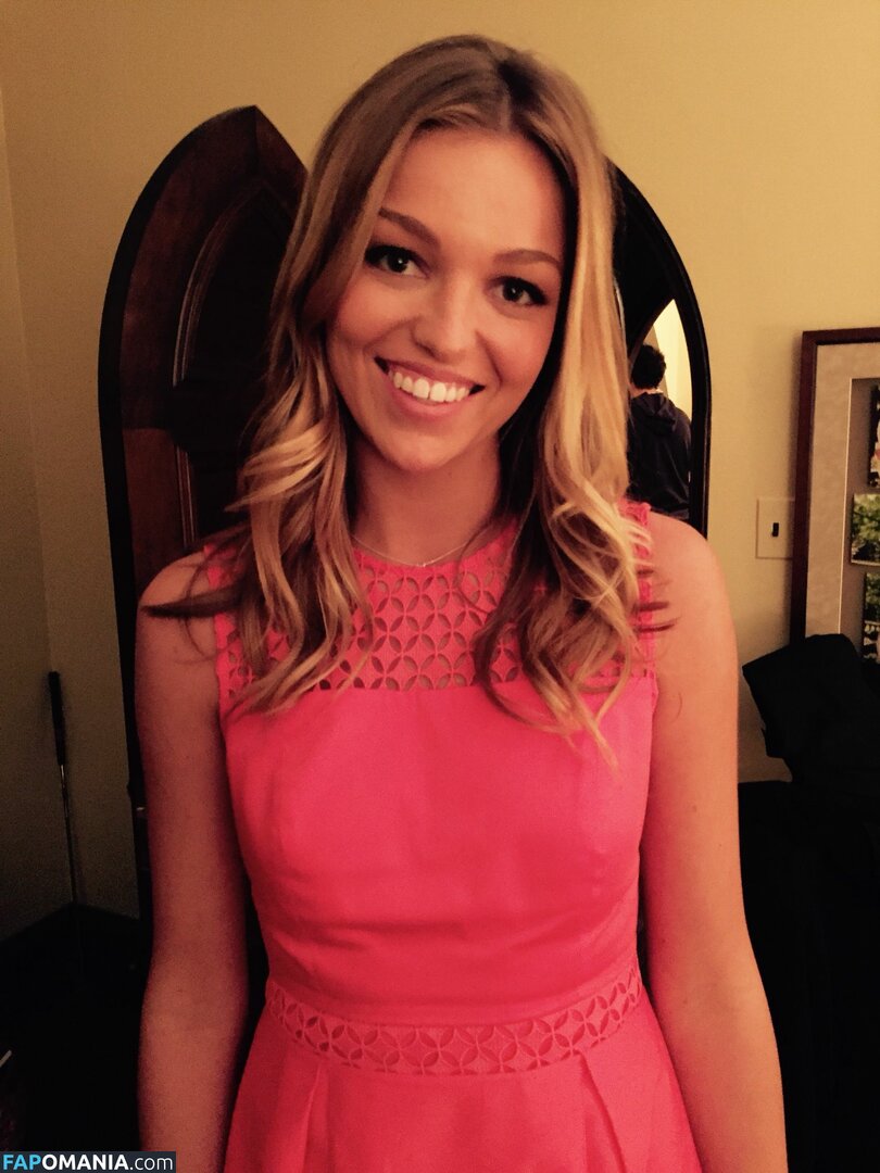 Lili Simmons Çıplak Sızdırılmış Fotoğraf #26