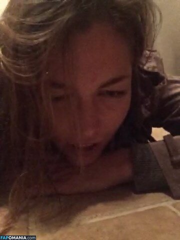 Lili Simmons Çıplak Sızdırılmış Fotoğraf #45