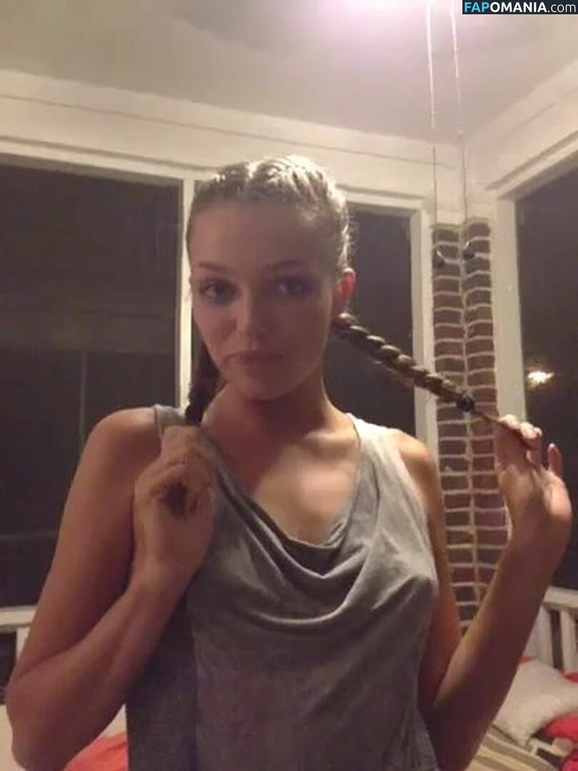 Lili Simmons Çıplak Sızdırılmış Fotoğraf #57
