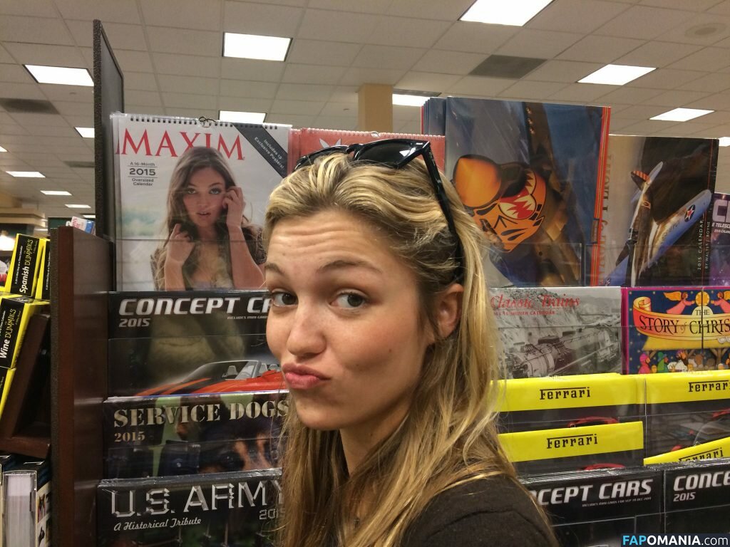 Lili Simmons Çıplak Sızdırılmış Fotoğraf #67