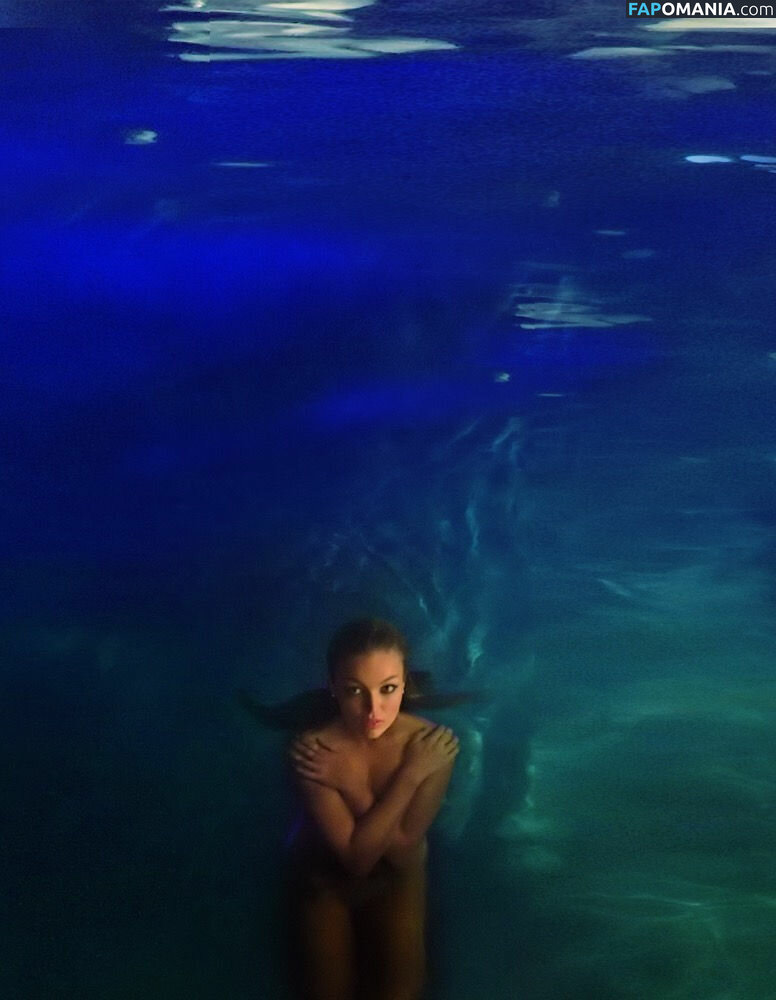 Lili Simmons Çıplak Sızdırılmış Fotoğraf #68