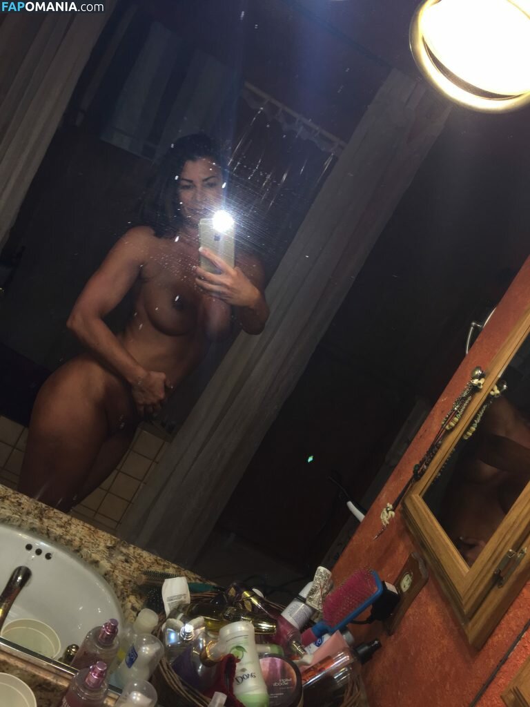 Lisa Marie Varon Çıplak Sızdırılmış Fotoğraf #17