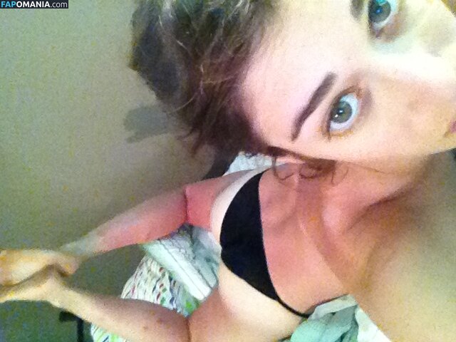 Lizzy Caplan Çıplak Sızdırılmış Fotoğraf #13