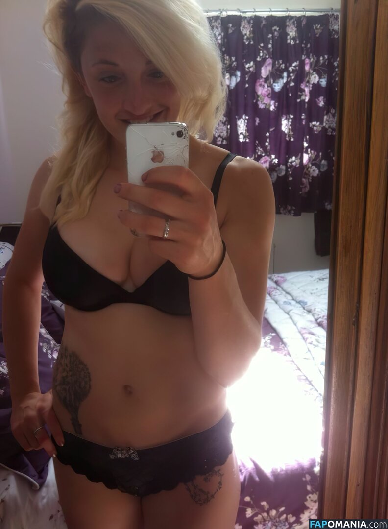 Lucy Hatton Çıplak Sızdırılmış Fotoğraf #55