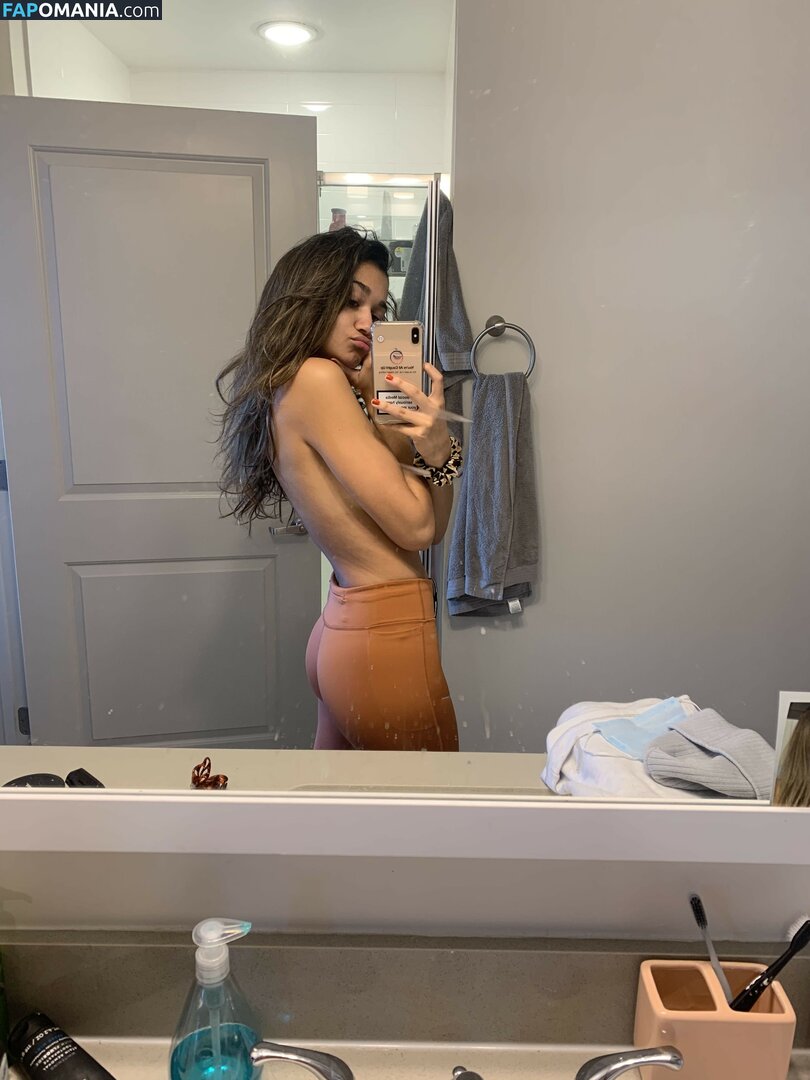 Madison Bailey Çıplak Sızdırılmış Fotoğraf #22