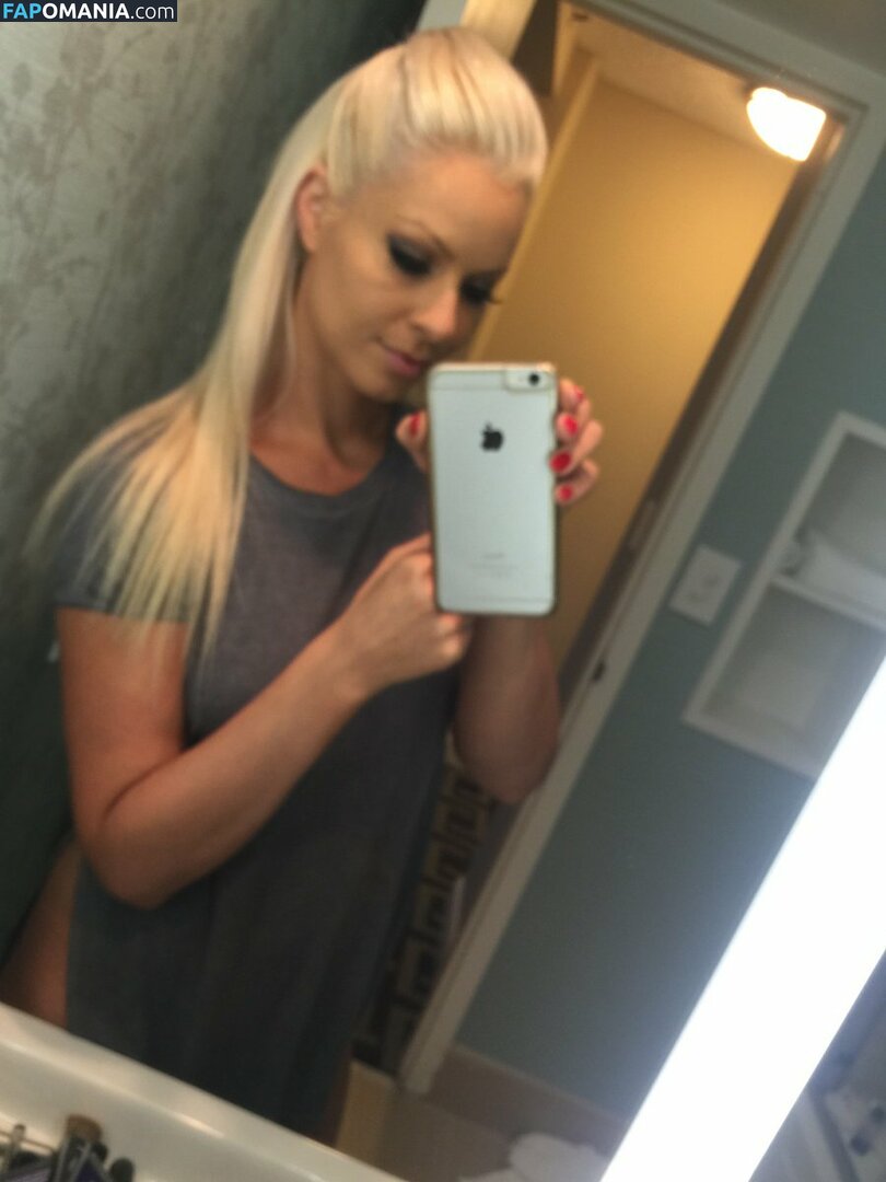 Maryse Mizanin Çıplak Sızdırılmış Fotoğraf #1