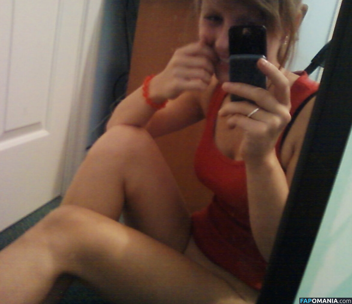 Melanie Laurent Çıplak Sızdırılmış Fotoğraf #2