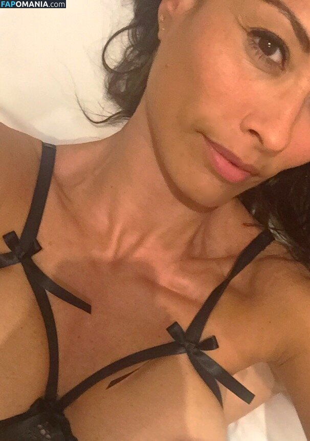 Melanie Sykes Çıplak Sızdırılmış Fotoğraf #2