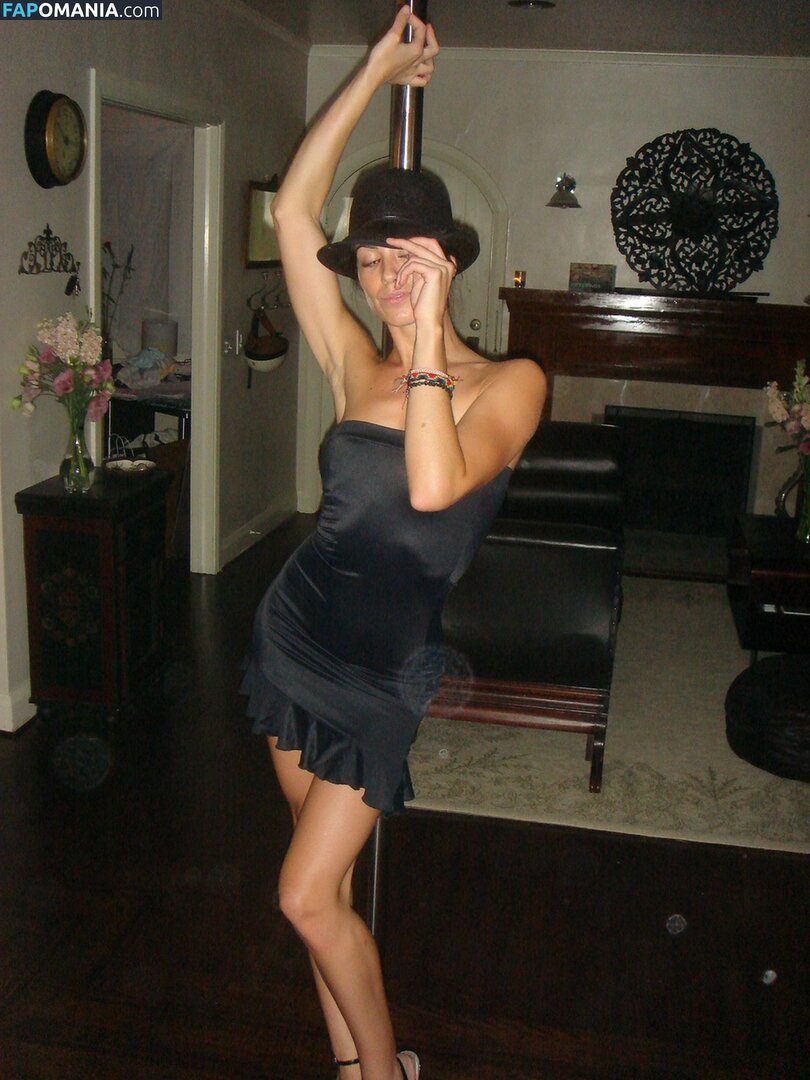 Michelle Borth Çıplak Sızdırılmış Fotoğraf #6