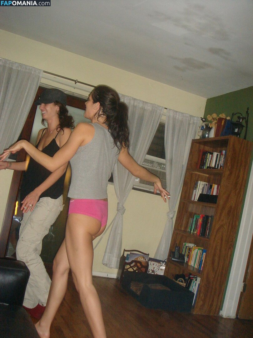 Michelle Borth Çıplak Sızdırılmış Fotoğraf #12