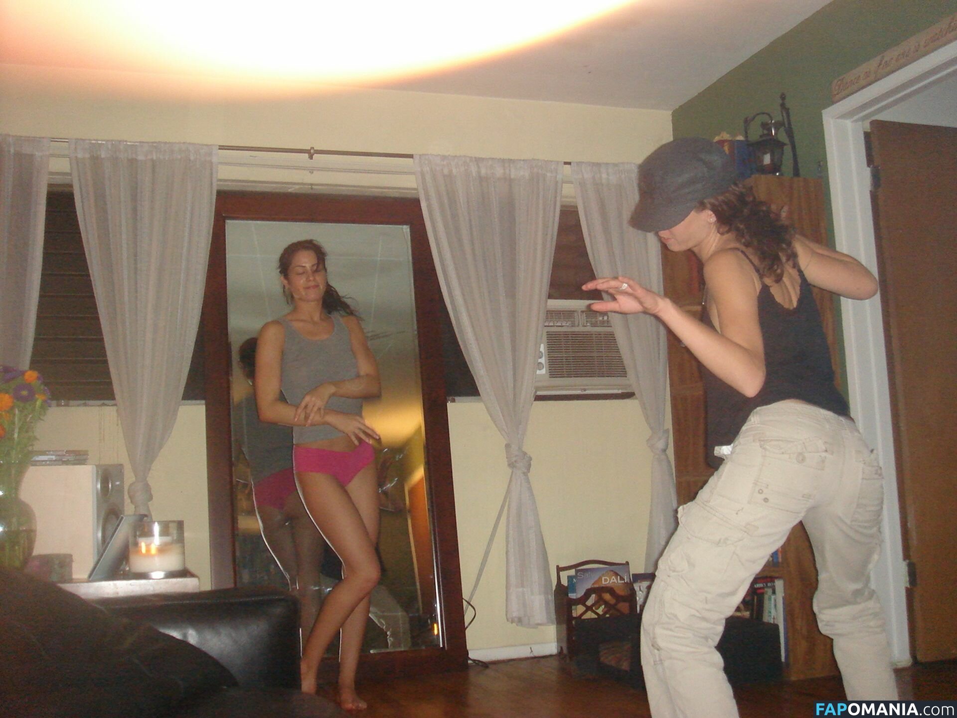 Michelle Borth Çıplak Sızdırılmış Fotoğraf #21